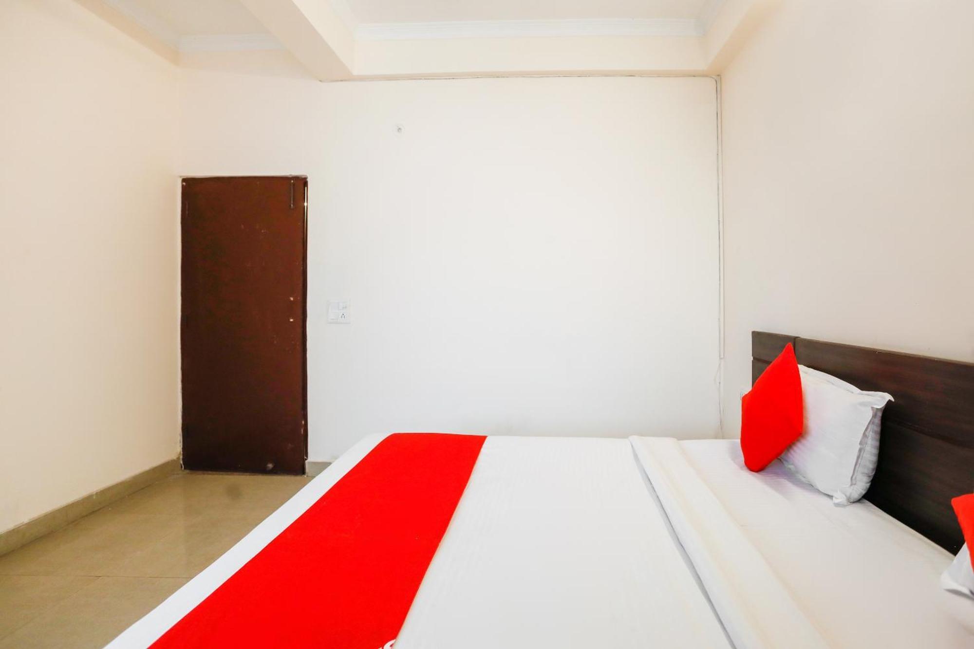 Hotel O Av Residency Near Botanic Garden Of Indian Republic Нойда Экстерьер фото