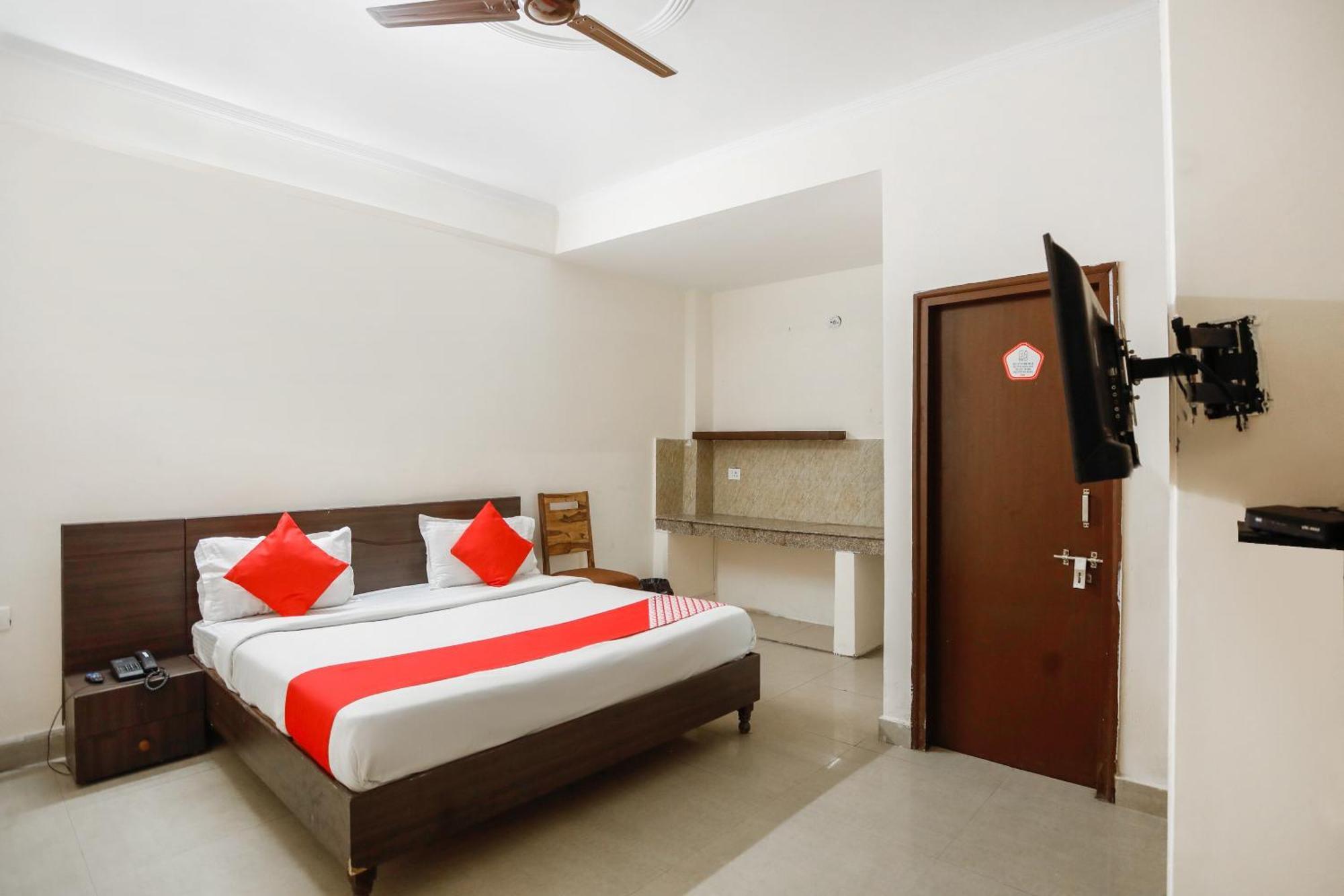 Hotel O Av Residency Near Botanic Garden Of Indian Republic Нойда Экстерьер фото