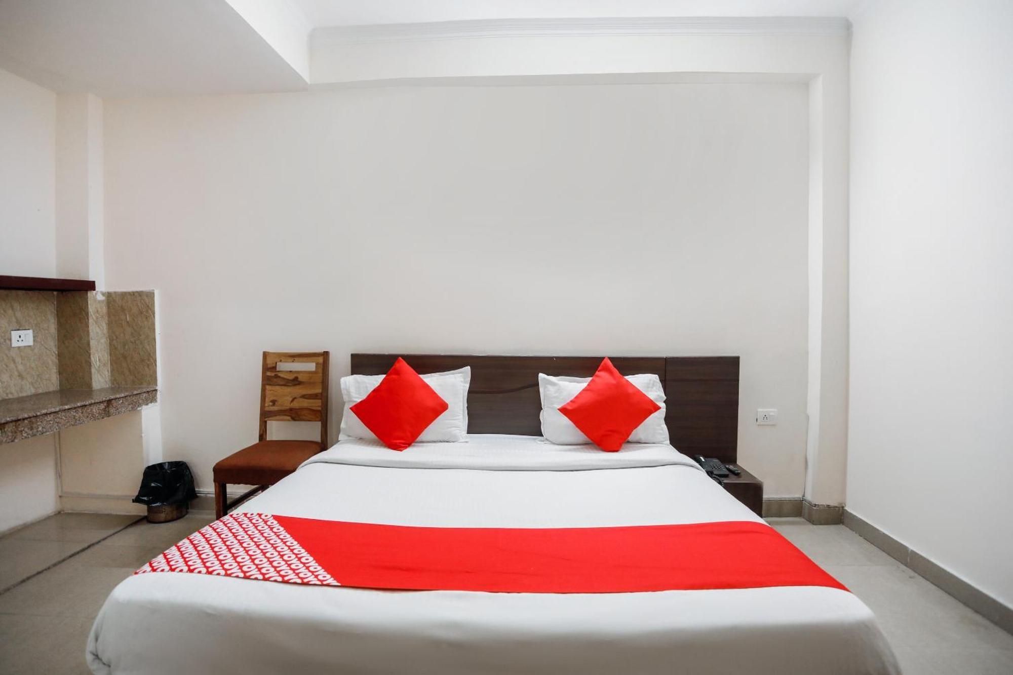 Hotel O Av Residency Near Botanic Garden Of Indian Republic Нойда Экстерьер фото